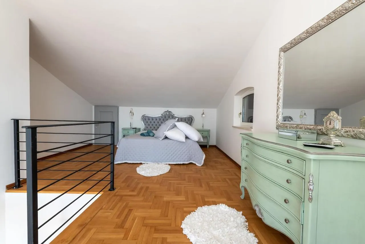Villa Piano With Stunning View, Heated Outdoor Pool & Gaming Room Opatija