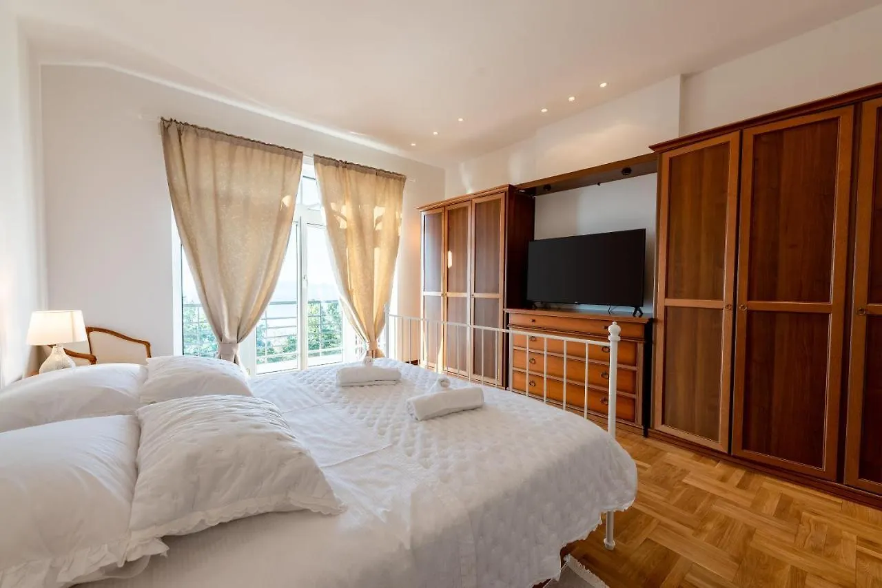 Villa Piano With Stunning View, Heated Outdoor Pool & Gaming Room Opatija Croatia