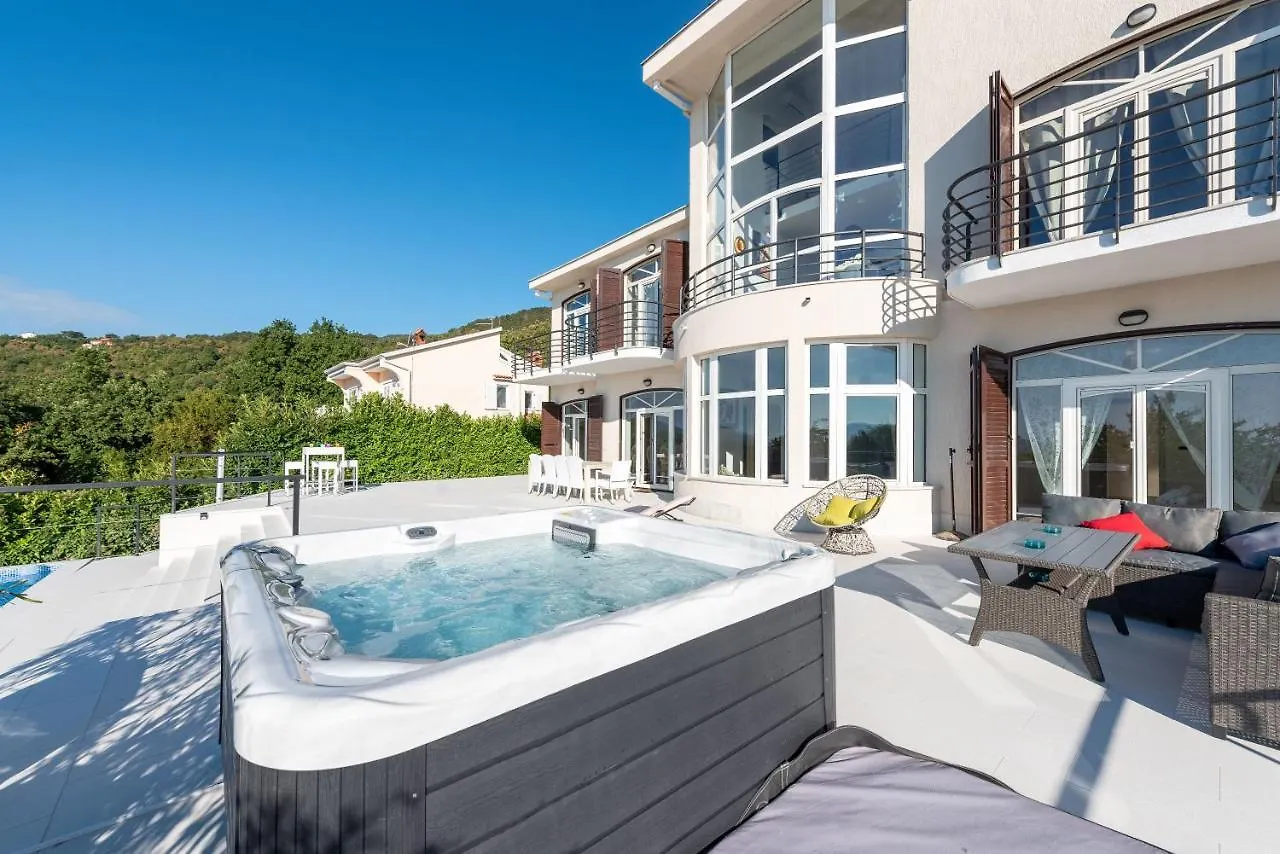Villa Piano With Stunning View, Heated Outdoor Pool & Gaming Room Opatija