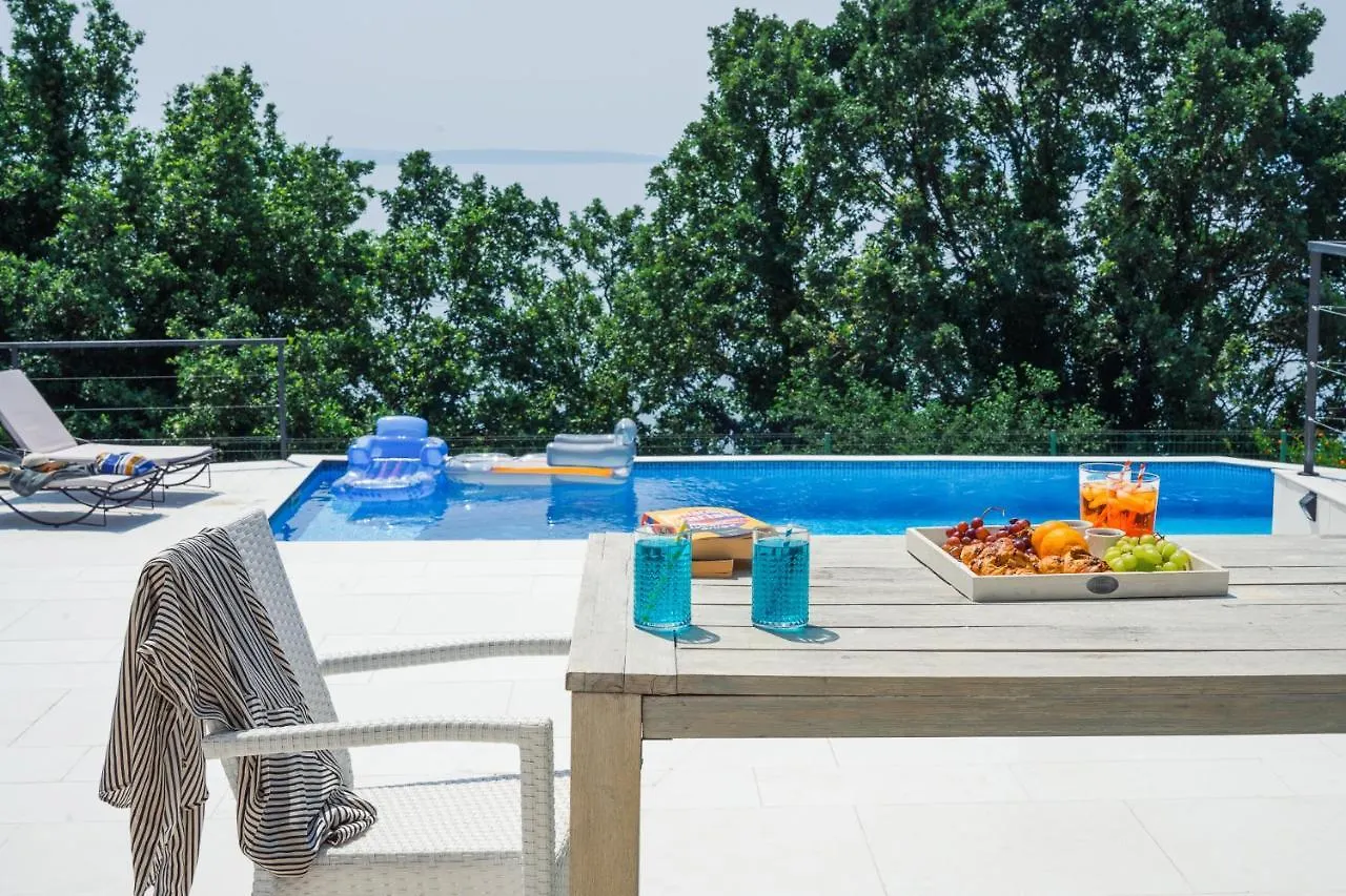 Villa Piano With Stunning View, Heated Outdoor Pool & Gaming Room Opatija